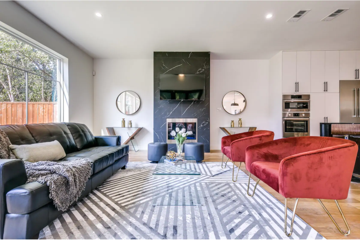 达拉斯核心区优质Airbnb别墅投资 室内客厅