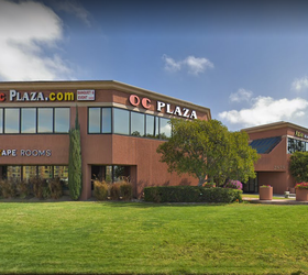 洛杉磯爾灣市‘’麥卡布‘’辦公商業廣場出售，黃金地段（C-005）