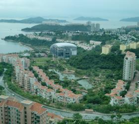 香港，愉景湾豪华顶层复式公寓，可欣赏中环海景，售价HK$18,000,000（C-052）