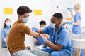 CDC：男性比女性易死于新冠，美国新冠死亡病例男性占54.4%