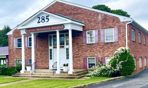 紐約，Suffolk Sayville，專業(yè)辦公大樓，盡覽海岸風(fēng)光，售價$1,800,000  (C-071)