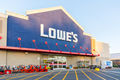 Home Depot 和Lowe’s为何在新冠疫情中逆市上升
