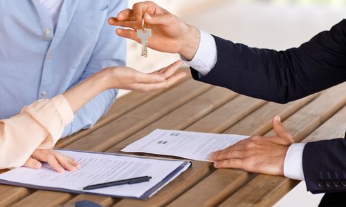 金融专家预警：商业地产市场崩盘在即