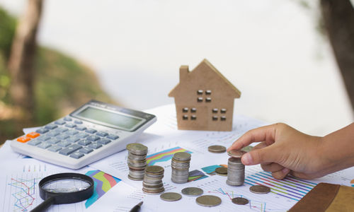 利率超7%背景下，全美贷款买房需求比一年前大跌30%
