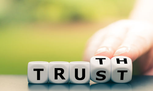什么是信托Trust？信托和遗嘱有什么区别？在美国如何设立信托？