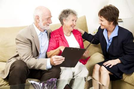 超过退休年龄还在工作的影响：社安金、医疗保险和红蓝卡