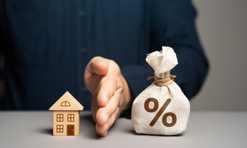 美國(guó)抵押貸款利率在攀升五周后下降，但仍保持在7%以上