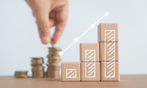 通貨膨脹、利率上升正在推動(dòng)消費(fèi)者信用卡債務(wù)增加數(shù)十億美元