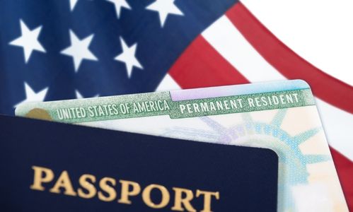 重磅！美移民局首次明确：允许学生签证申请绿卡