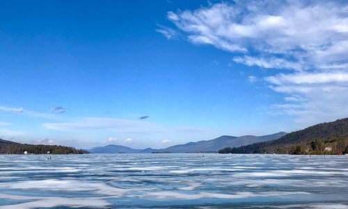 乔治湖冰雪嘉年华！冰雕，灯光，烟花，游行，来一场美国特色的冰雪嘉年华吧！