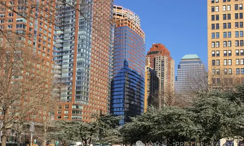 美国房产需求八个月以来首次增长！建筑商信心指数回升至51点